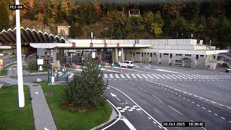 Webcam au péage du tunnel du Mont-Blanc, côté entrée France à Chamonix, au bout de l'A40