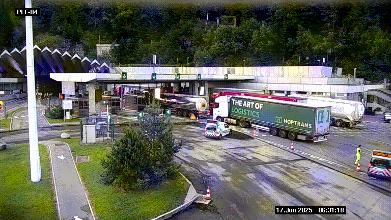 Webcam au péage du tunnel du Mont-Blanc, côté entrée France à Chamonix, au bout de l'A40