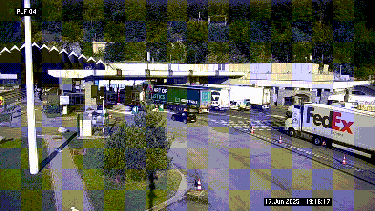 Webcam au péage du tunnel du Mont-Blanc, côté entrée France à Chamonix, au bout de l'A40