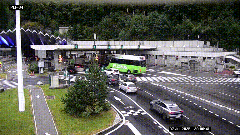 Webcam au péage du tunnel du Mont-Blanc, côté entrée France à Chamonix, au bout de l'A40
