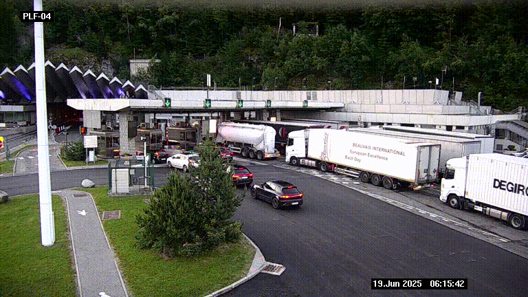 Webcam au péage du tunnel du Mont-Blanc, côté entrée France à Chamonix, au bout de l'A40