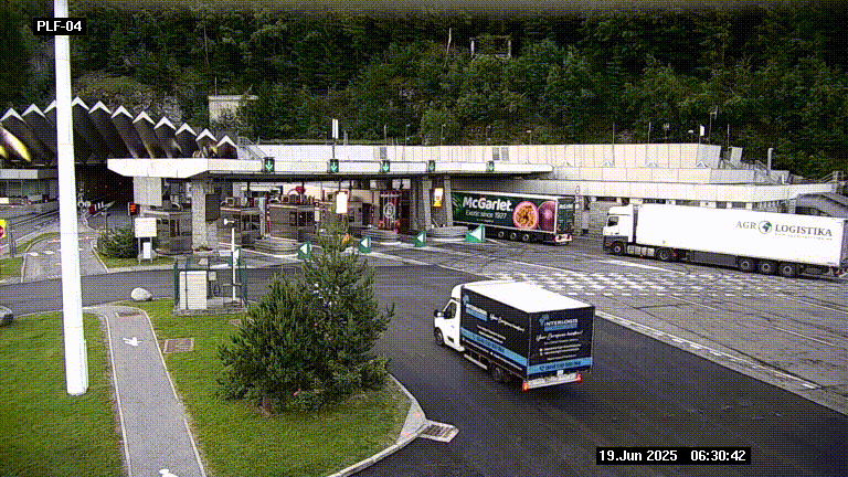 Webcam au péage du tunnel du Mont-Blanc, côté entrée France à Chamonix, au bout de l'A40