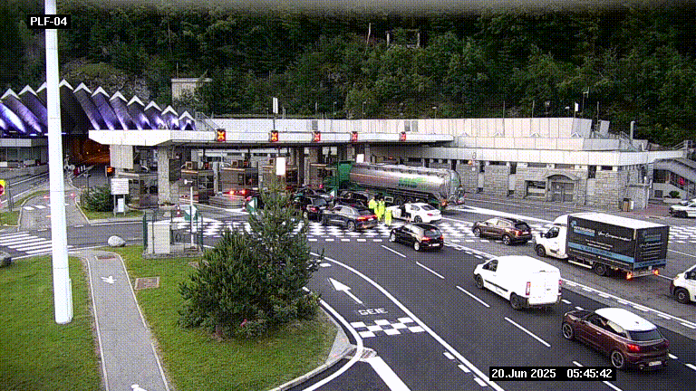 Webcam au péage du tunnel du Mont-Blanc, côté entrée France à Chamonix, au bout de l'A40