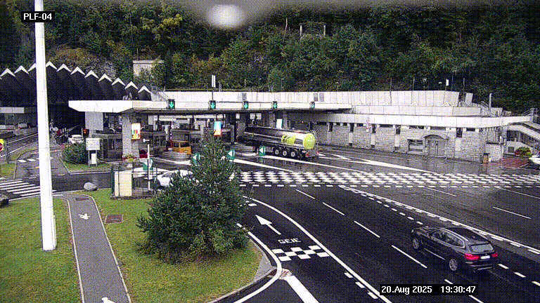 Webcam au péage du tunnel du Mont-Blanc, côté entrée France à Chamonix, au bout de l'A40