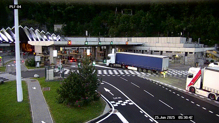 Webcam au péage du tunnel du Mont-Blanc, côté entrée France à Chamonix, au bout de l'A40