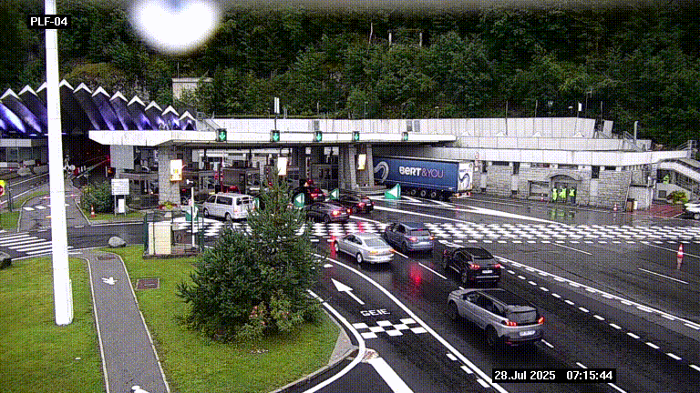 Webcam au péage du tunnel du Mont-Blanc, côté entrée France à Chamonix, au bout de l'A40
