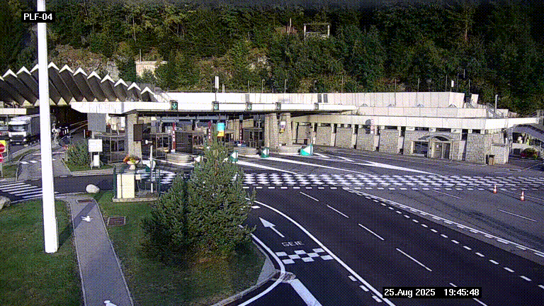 Webcam au péage du tunnel du Mont-Blanc, côté entrée France à Chamonix, au bout de l'A40