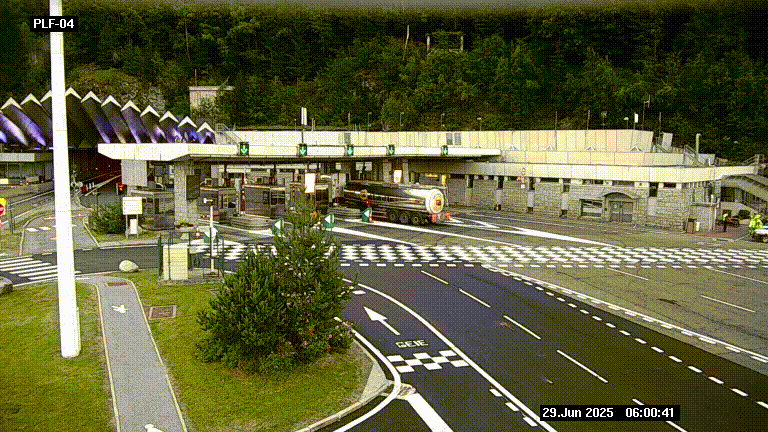 Webcam au péage du tunnel du Mont-Blanc, côté entrée France à Chamonix, au bout de l'A40
