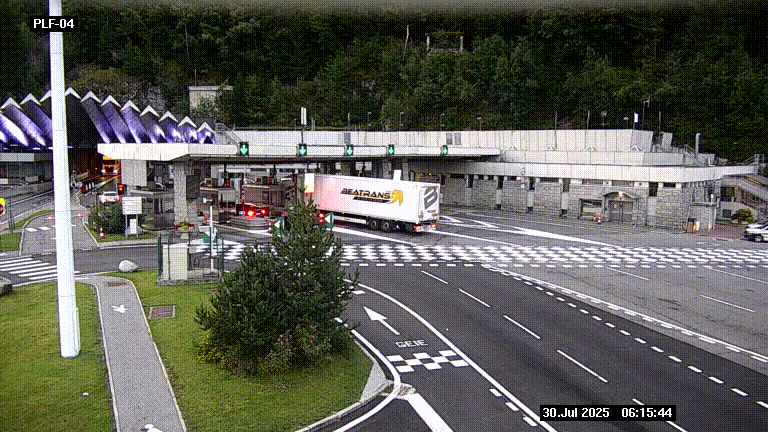 Webcam au péage du tunnel du Mont-Blanc, côté entrée France à Chamonix, au bout de l'A40