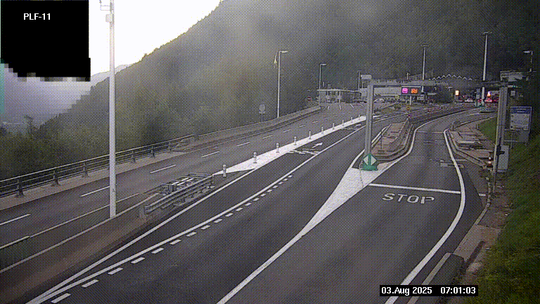 <h2>Caméra avant le péage du tunnel du Mont-Blanc, côté entrée France à Chamonix-Mont-Blanc, à la fin de la N205</h2>