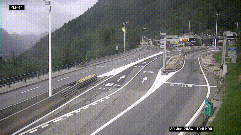 <h2>Caméra avant le péage du tunnel du Mont-Blanc, côté entrée France à Chamonix-Mont-Blanc, à la fin de la N205</h2>