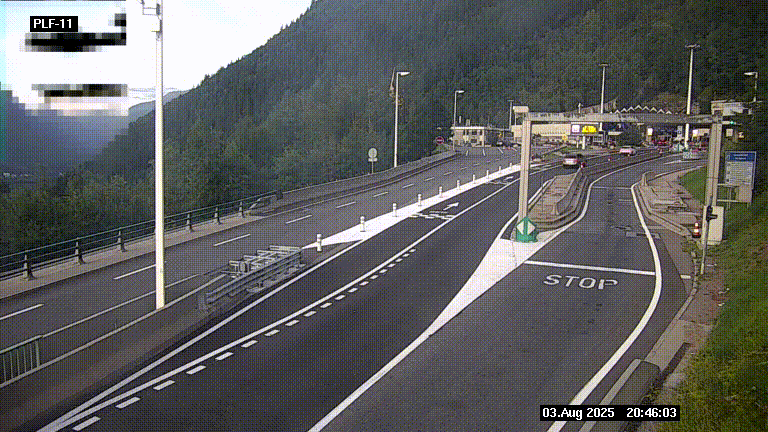 Caméra avant le péage du tunnel du Mont-Blanc, côté entrée France à Chamonix-Mont-Blanc, à la fin de la N205