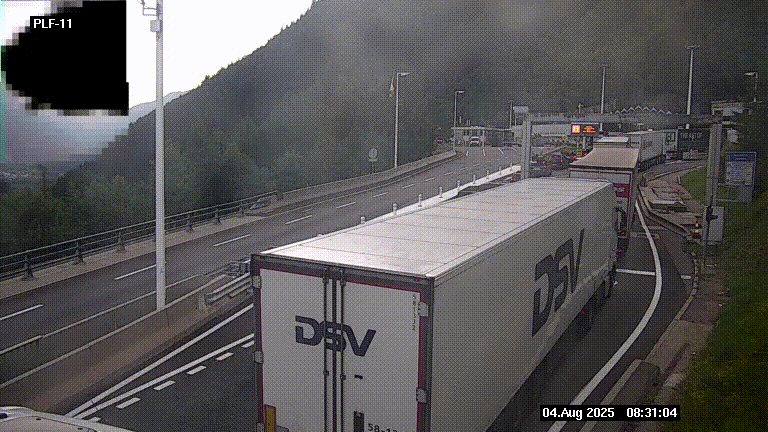 <h2>Caméra avant le péage du tunnel du Mont-Blanc, côté entrée France à Chamonix-Mont-Blanc, à la fin de la N205</h2>
