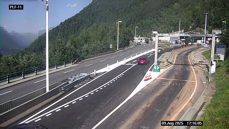 <h2>Caméra avant le péage du tunnel du Mont-Blanc, côté entrée France à Chamonix-Mont-Blanc, à la fin de la N205</h2>