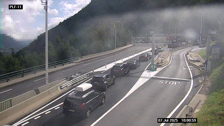 Caméra avant le péage du tunnel du Mont-Blanc, côté entrée France à Chamonix-Mont-Blanc, à la fin de la N205