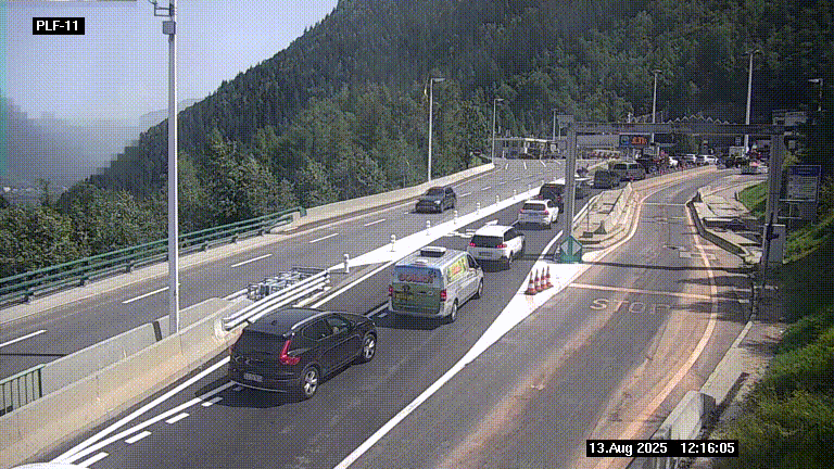<h2>Caméra avant le péage du tunnel du Mont-Blanc, côté entrée France à Chamonix-Mont-Blanc, à la fin de la N205</h2>