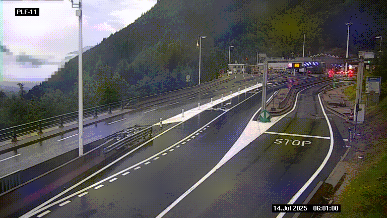 <h2>Caméra avant le péage du tunnel du Mont-Blanc, côté entrée France à Chamonix-Mont-Blanc, à la fin de la N205</h2>