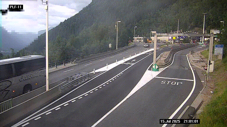 <h2>Caméra avant le péage du tunnel du Mont-Blanc, côté entrée France à Chamonix-Mont-Blanc, à la fin de la N205</h2>