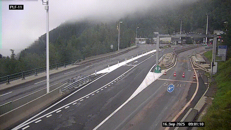 <h2>Caméra avant le péage du tunnel du Mont-Blanc, côté entrée France à Chamonix-Mont-Blanc, à la fin de la N205</h2>