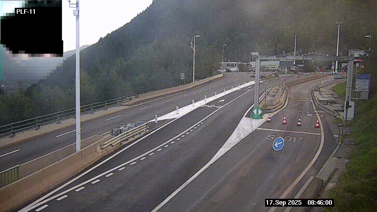 Caméra avant le péage du tunnel du Mont-Blanc, côté entrée France à Chamonix-Mont-Blanc, à la fin de la N205