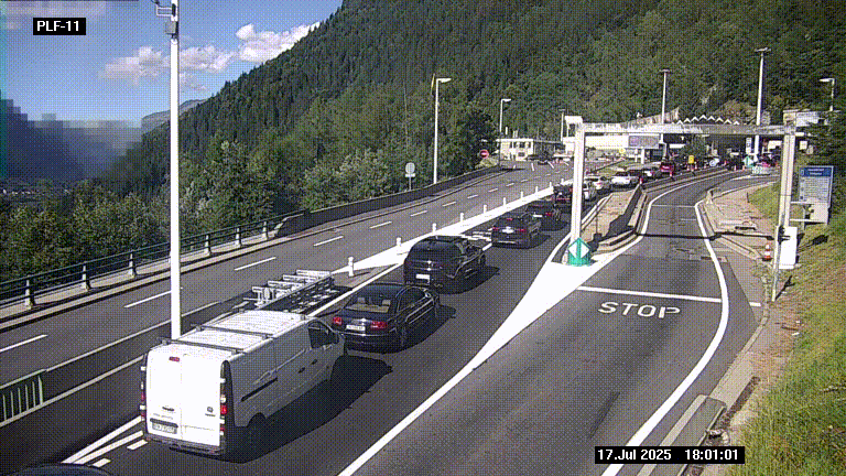 <h2>Caméra avant le péage du tunnel du Mont-Blanc, côté entrée France à Chamonix-Mont-Blanc, à la fin de la N205</h2>