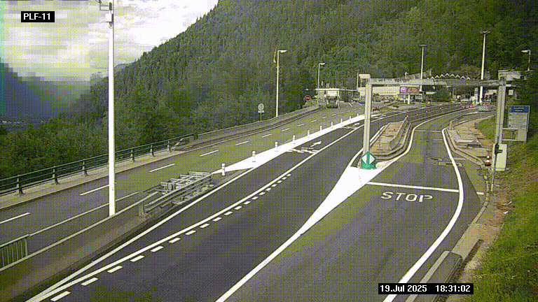 <h2>Caméra avant le péage du tunnel du Mont-Blanc, côté entrée France à Chamonix-Mont-Blanc, à la fin de la N205</h2>