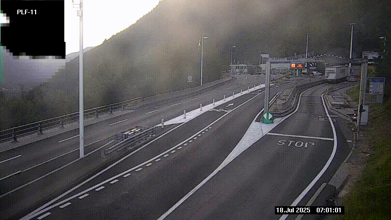 <h2>Caméra avant le péage du tunnel du Mont-Blanc, côté entrée France à Chamonix-Mont-Blanc, à la fin de la N205</h2>