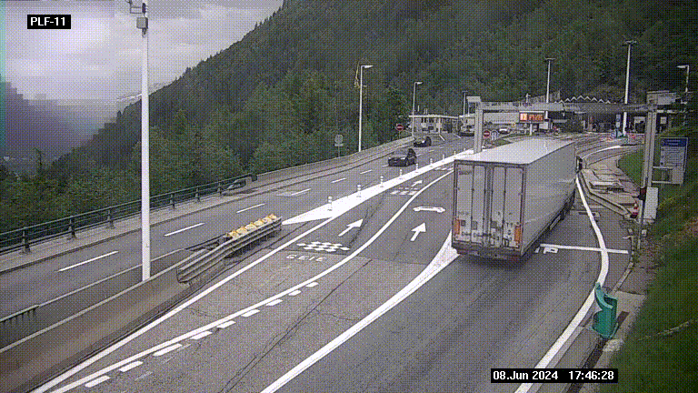 Caméra avant le péage du tunnel du Mont-Blanc, côté entrée France à Chamonix-Mont-Blanc, à la fin de la N205