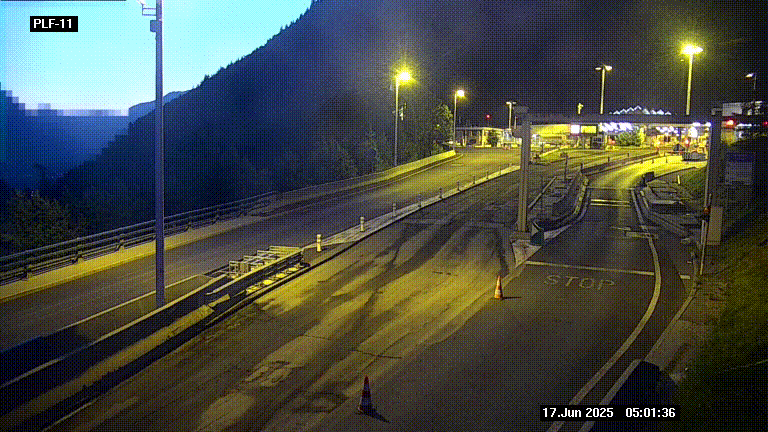 Caméra avant le péage du tunnel du Mont-Blanc, côté entrée France à Chamonix-Mont-Blanc, à la fin de la N205