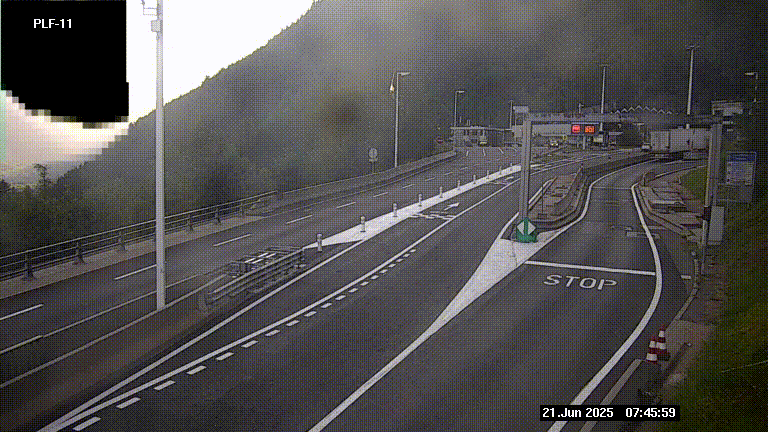 Caméra avant le péage du tunnel du Mont-Blanc, côté entrée France à Chamonix-Mont-Blanc, à la fin de la N205
