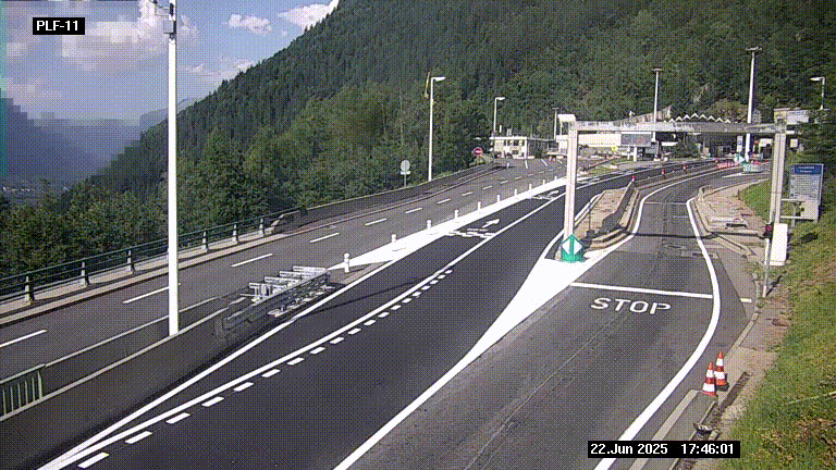 Caméra avant le péage du tunnel du Mont-Blanc, côté entrée France à Chamonix-Mont-Blanc, à la fin de la N205