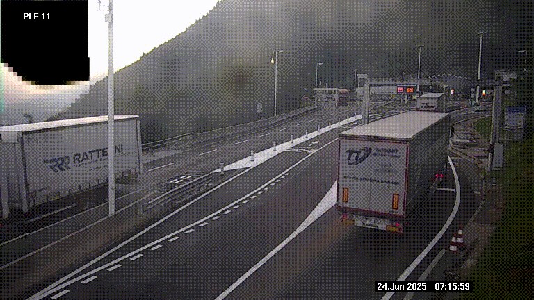 Caméra avant le péage du tunnel du Mont-Blanc, côté entrée France à Chamonix-Mont-Blanc, à la fin de la N205