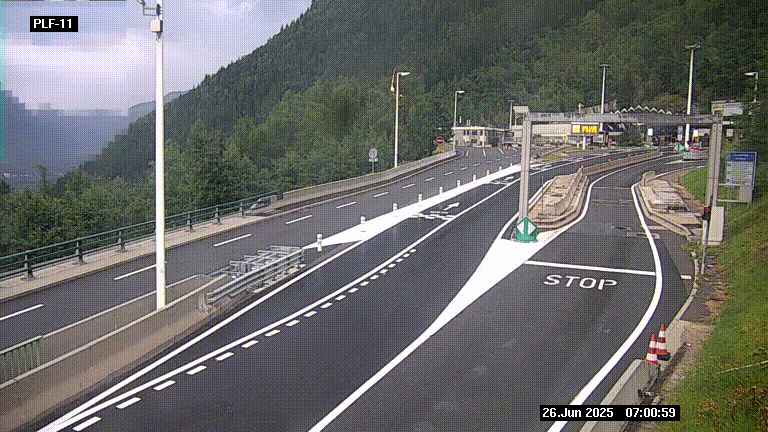 Caméra avant le péage du tunnel du Mont-Blanc, côté entrée France à Chamonix-Mont-Blanc, à la fin de la N205