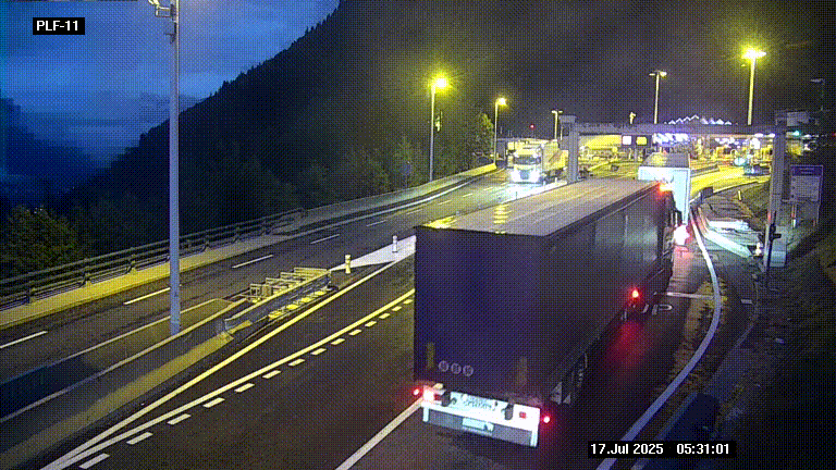 Caméra avant le péage du tunnel du Mont-Blanc, côté entrée France à Chamonix-Mont-Blanc, à la fin de la N205