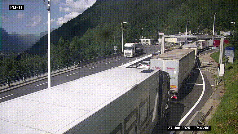 Caméra avant le péage du tunnel du Mont-Blanc, côté entrée France à Chamonix-Mont-Blanc, à la fin de la N205