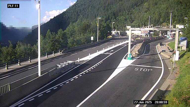 Caméra avant le péage du tunnel du Mont-Blanc, côté entrée France à Chamonix-Mont-Blanc, à la fin de la N205