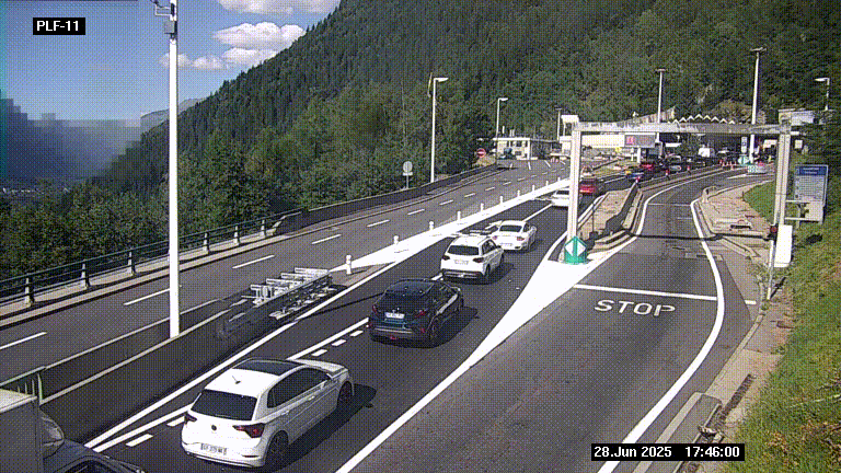 Caméra avant le péage du tunnel du Mont-Blanc, côté entrée France à Chamonix-Mont-Blanc, à la fin de la N205