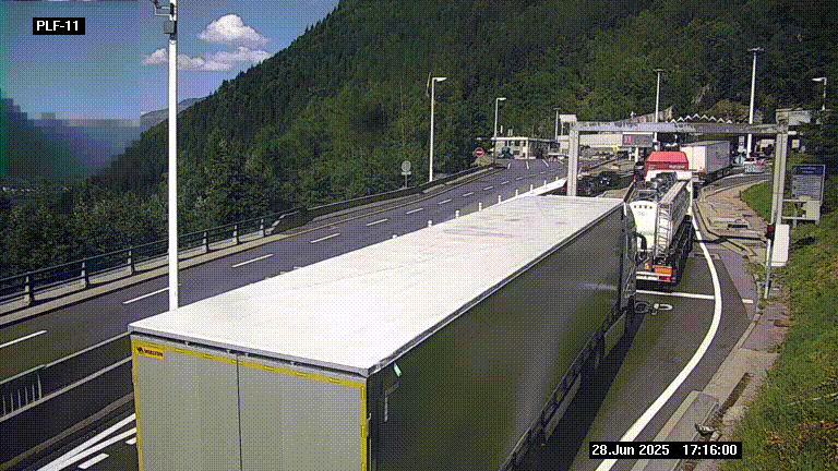 Caméra avant le péage du tunnel du Mont-Blanc, côté entrée France à Chamonix-Mont-Blanc, à la fin de la N205