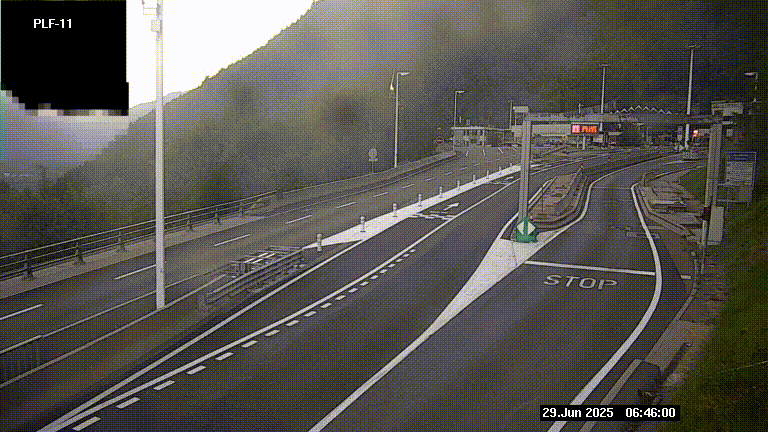 Caméra avant le péage du tunnel du Mont-Blanc, côté entrée France à Chamonix-Mont-Blanc, à la fin de la N205