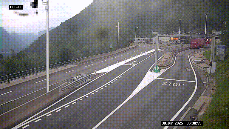 Caméra avant le péage du tunnel du Mont-Blanc, côté entrée France à Chamonix-Mont-Blanc, à la fin de la N205