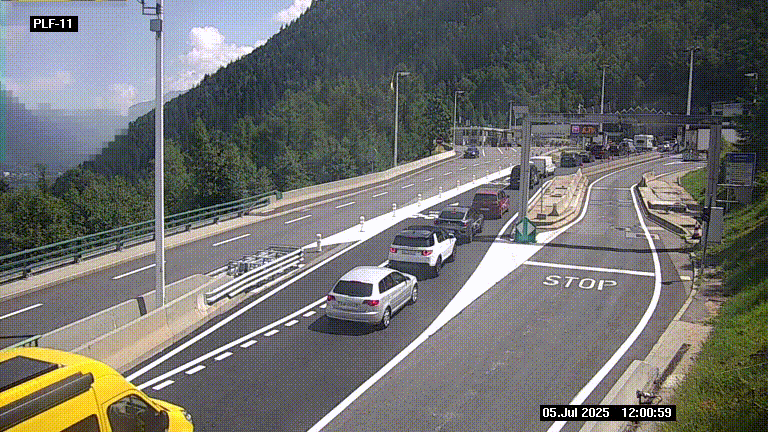 Caméra avant le péage du tunnel du Mont-Blanc, côté entrée France à Chamonix-Mont-Blanc, à la fin de la N205