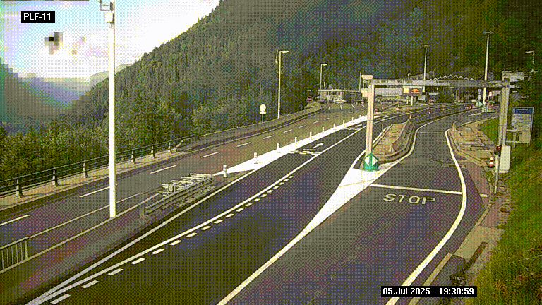 Caméra avant le péage du tunnel du Mont-Blanc, côté entrée France à Chamonix-Mont-Blanc, à la fin de la N205