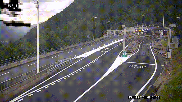 Caméra avant le péage du tunnel du Mont-Blanc, côté entrée France à Chamonix-Mont-Blanc, à la fin de la N205