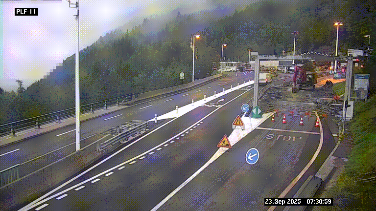 Caméra avant le péage du tunnel du Mont-Blanc, côté entrée France à Chamonix-Mont-Blanc, à la fin de la N205