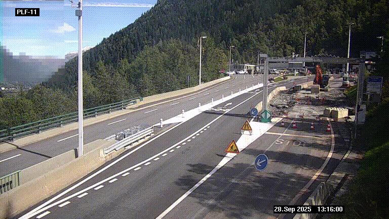 Caméra avant le péage du tunnel du Mont-Blanc, côté entrée France à Chamonix-Mont-Blanc, à la fin de la N205