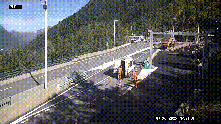 Caméra avant le péage du tunnel du Mont-Blanc, côté entrée France à Chamonix-Mont-Blanc, à la fin de la N205
