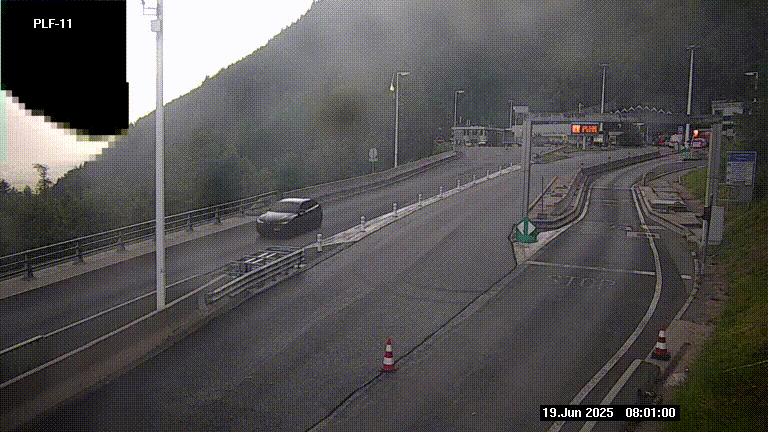 <h2>Caméra avant le péage du tunnel du Mont-Blanc, côté entrée France à Chamonix-Mont-Blanc, à la fin de la N205</h2>