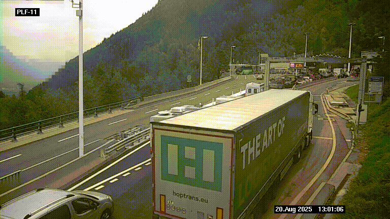 <h2>Caméra avant le péage du tunnel du Mont-Blanc, côté entrée France à Chamonix-Mont-Blanc, à la fin de la N205</h2>