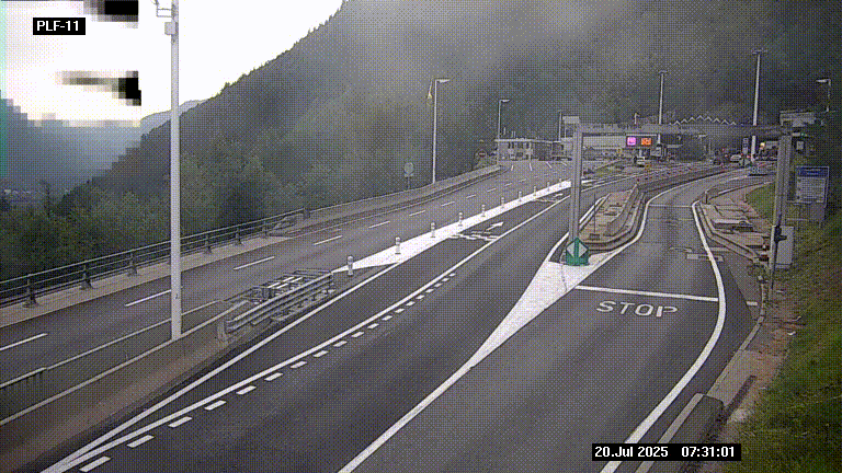 <h2>Caméra avant le péage du tunnel du Mont-Blanc, côté entrée France à Chamonix-Mont-Blanc, à la fin de la N205</h2>