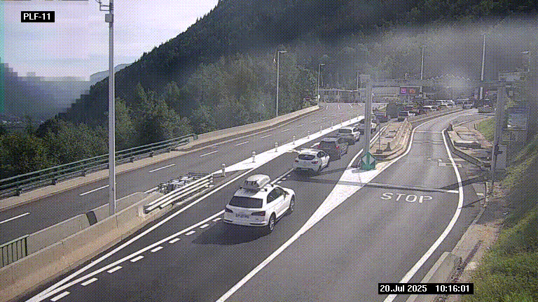 <h2>Caméra avant le péage du tunnel du Mont-Blanc, côté entrée France à Chamonix-Mont-Blanc, à la fin de la N205</h2>
